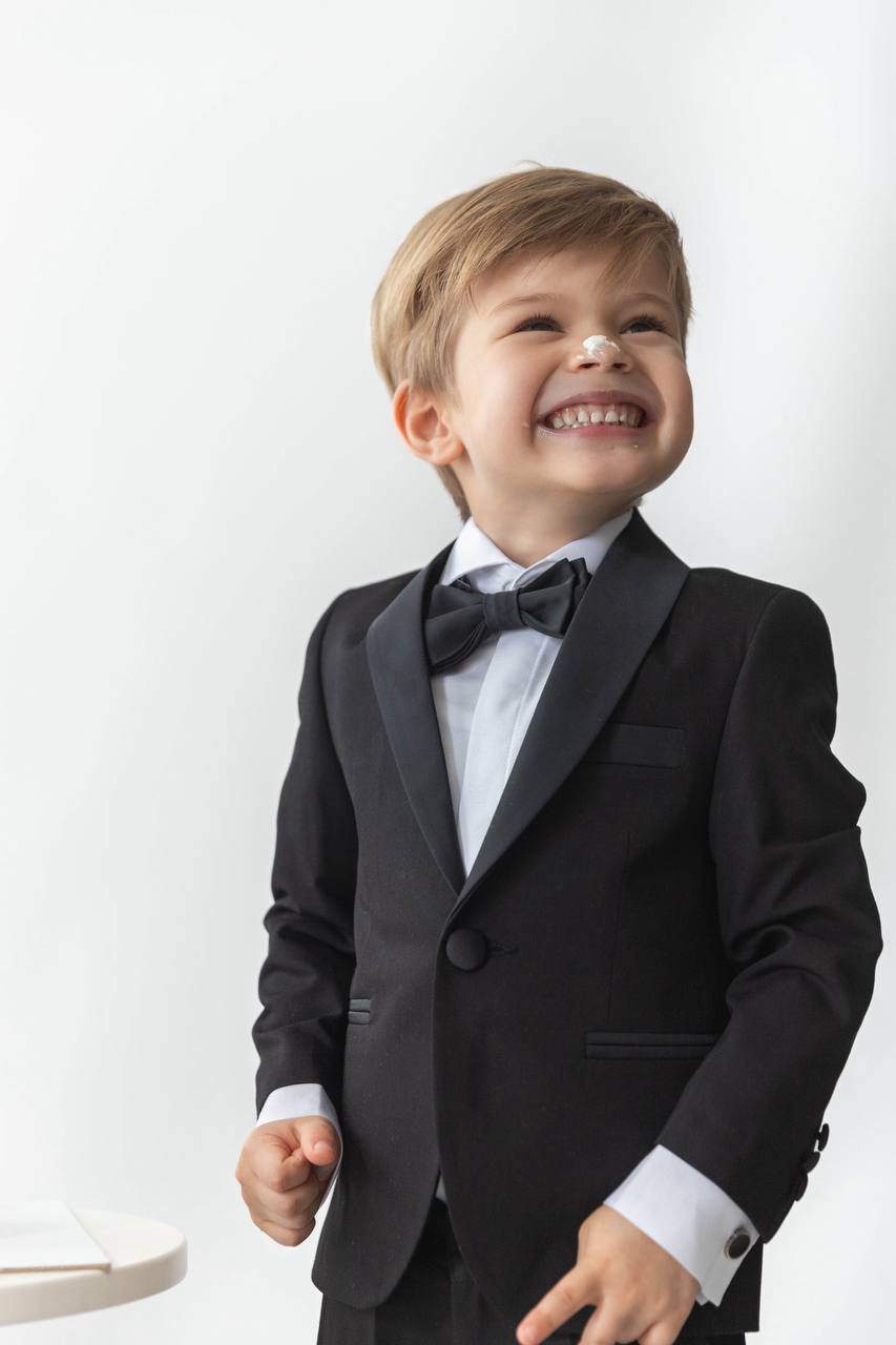 Çocuk Siyah Smokin Takım Elbise (1–14 Yaş) – Ceket Pantolon Gömlek Papyon