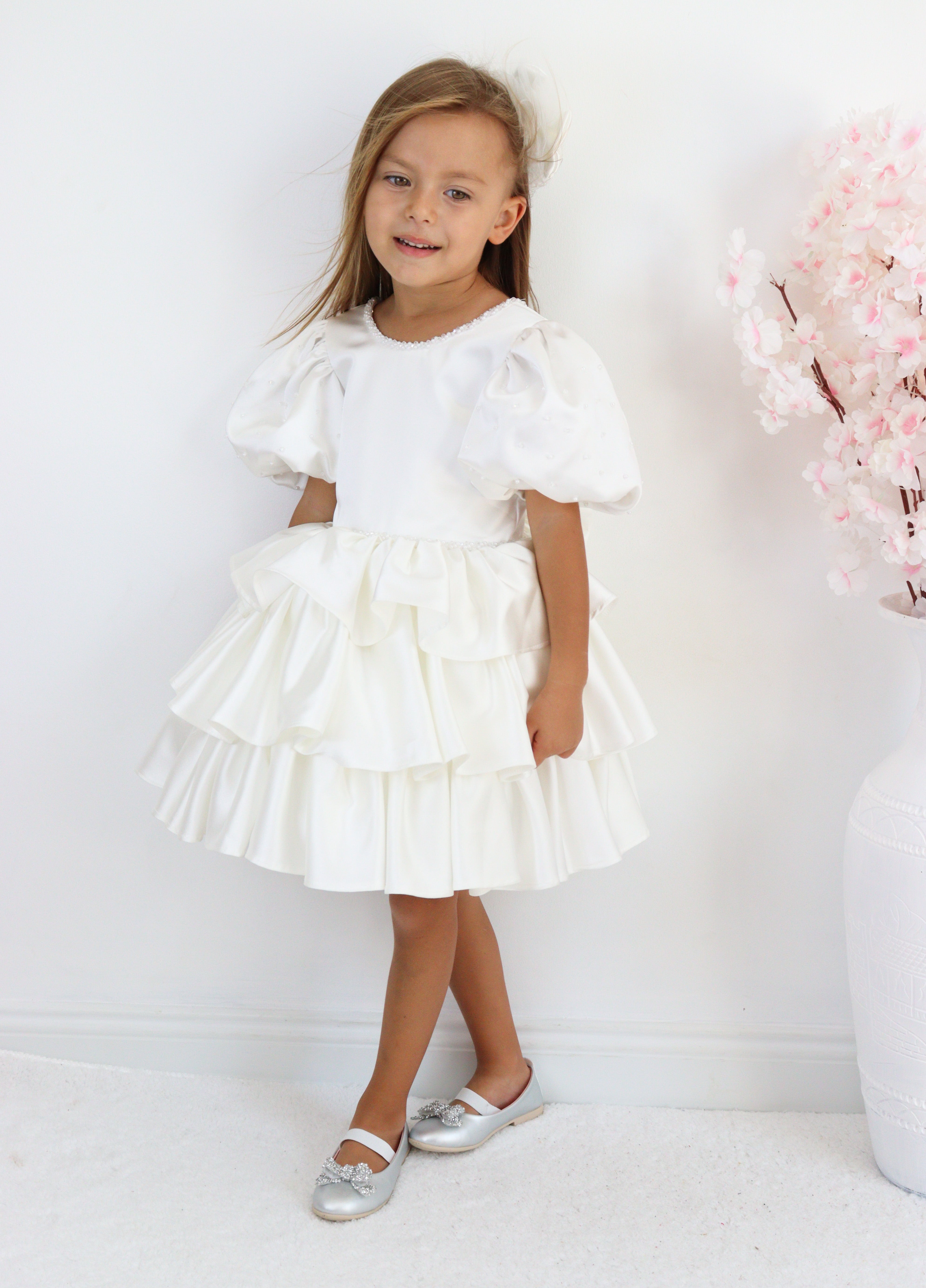 Beyaz Saten Kat Kat Kız Çocuk Abiye 1–10 Yaş Özel Gün Elbisesi