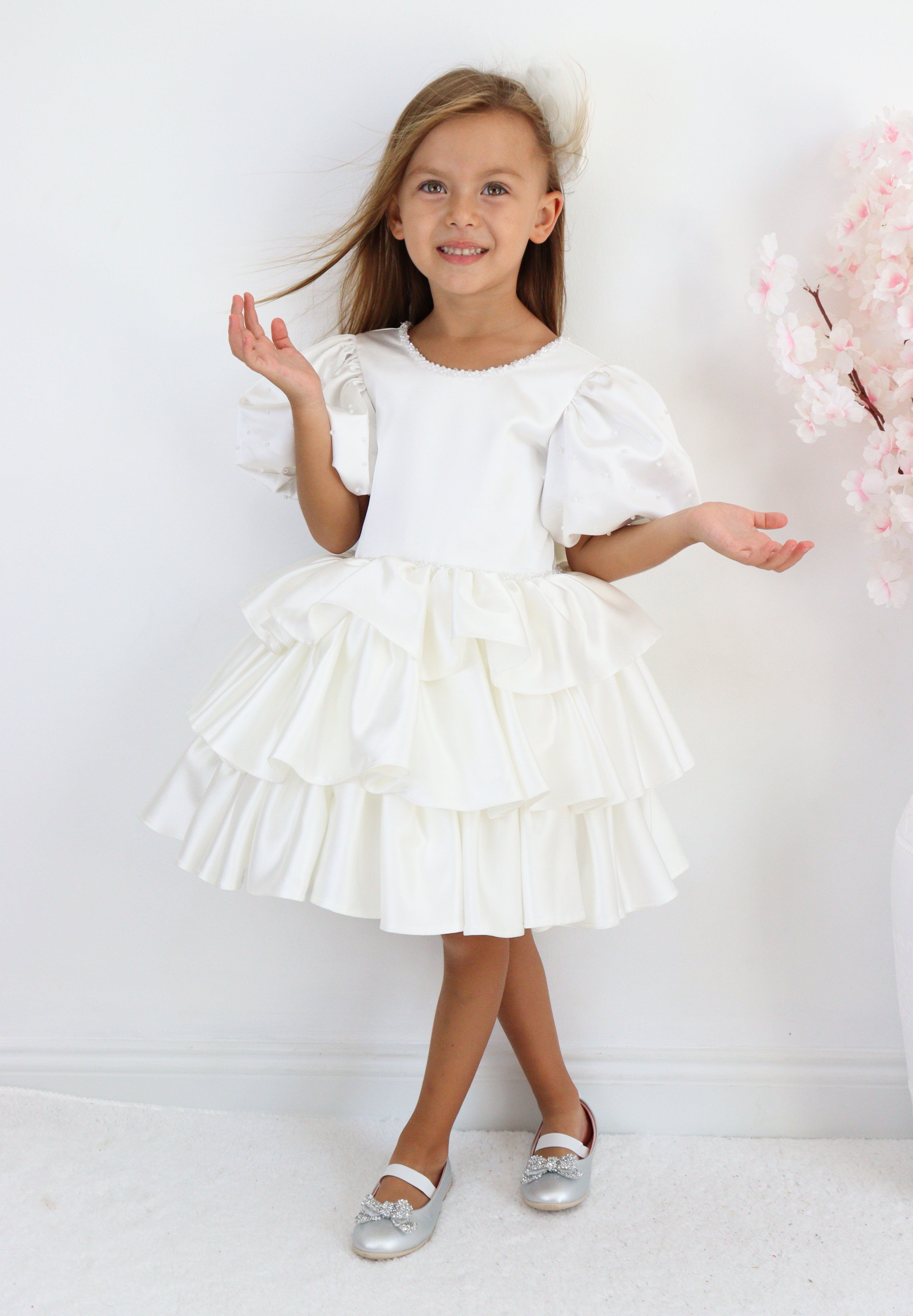 Beyaz Saten Kat Kat Kız Çocuk Abiye 1–10 Yaş Özel Gün Elbisesi